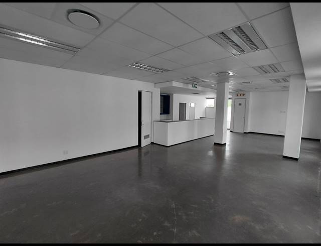 120M² OFFICE TO LET IN BRYANSTON